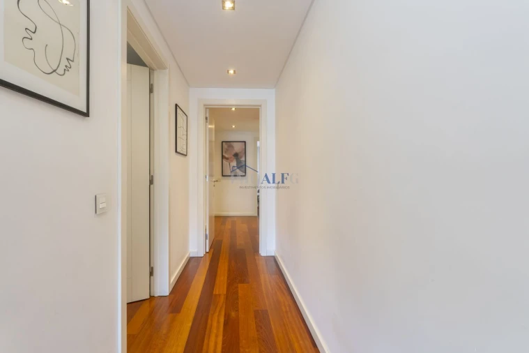 Apartamento T3 para Venda em Sacavém e Prior Velho Foto 16