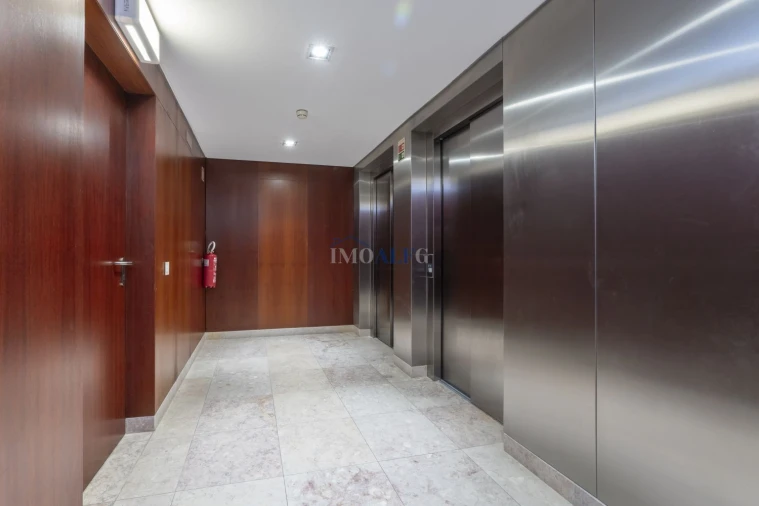 Apartamento T3 para Venda em Sacavém e Prior Velho Foto 35