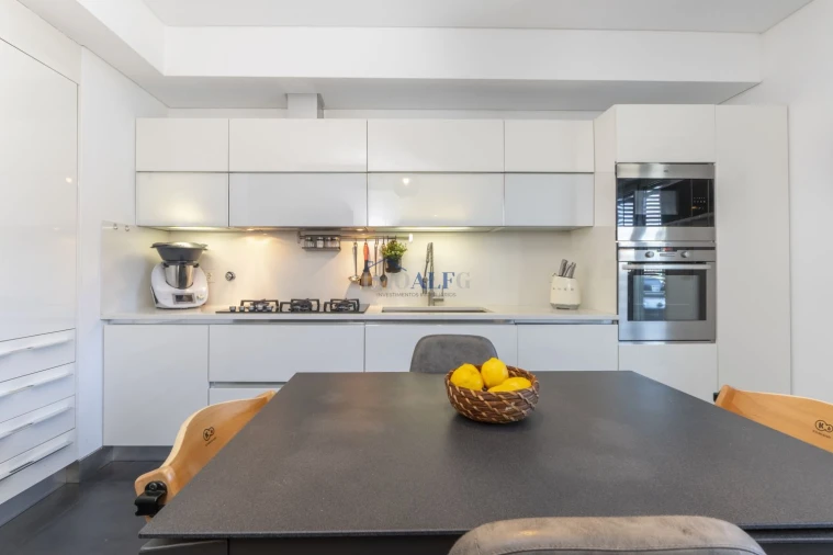 Apartamento T3 para Venda em Sacavém e Prior Velho Foto 14