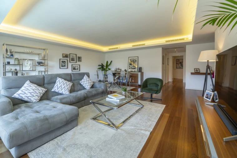 Apartamento T3 para Venda em Sacavém e Prior Velho Foto 3