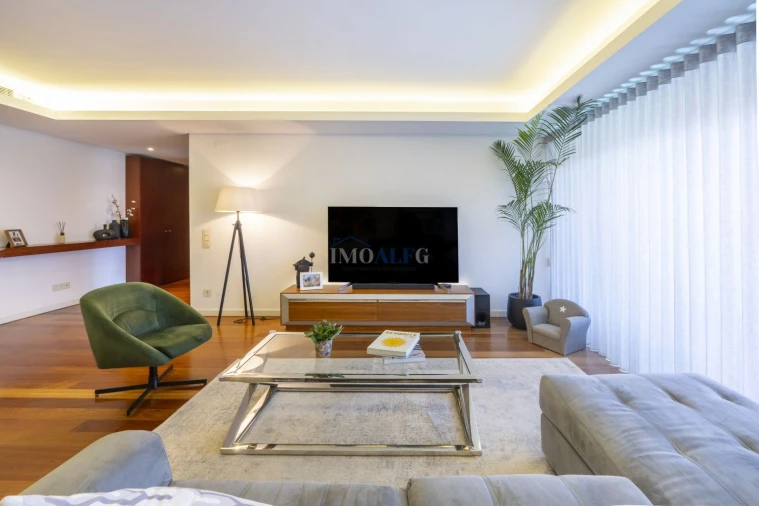 Apartamento T3 para Venda em Sacavém e Prior Velho Foto 7