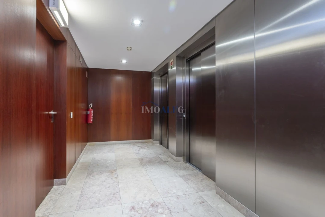 Apartamento T3 para Venda em Sacavém e Prior Velho Foto 35