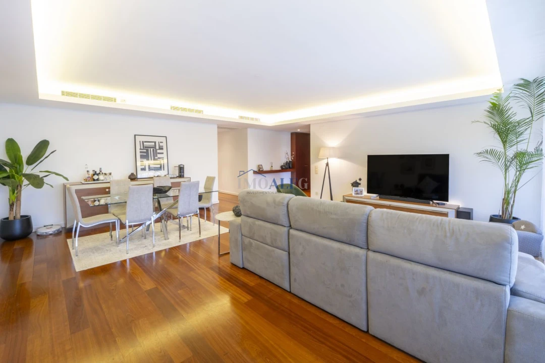 Apartamento T3 para Venda em Sacavém e Prior Velho Foto 6