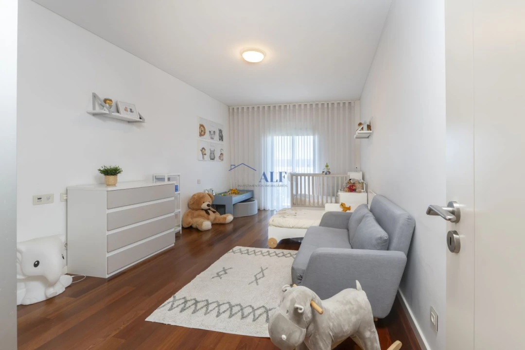 Apartamento T3 para Venda em Sacavém e Prior Velho Foto 25