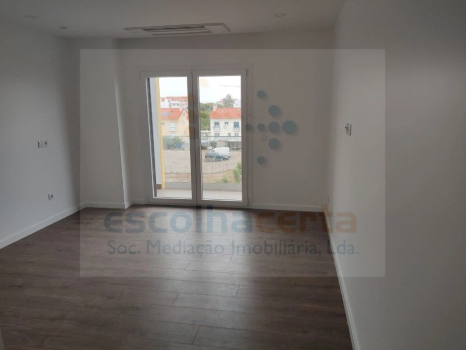 Apartamento T4 para Venda em Alcochete Foto 5