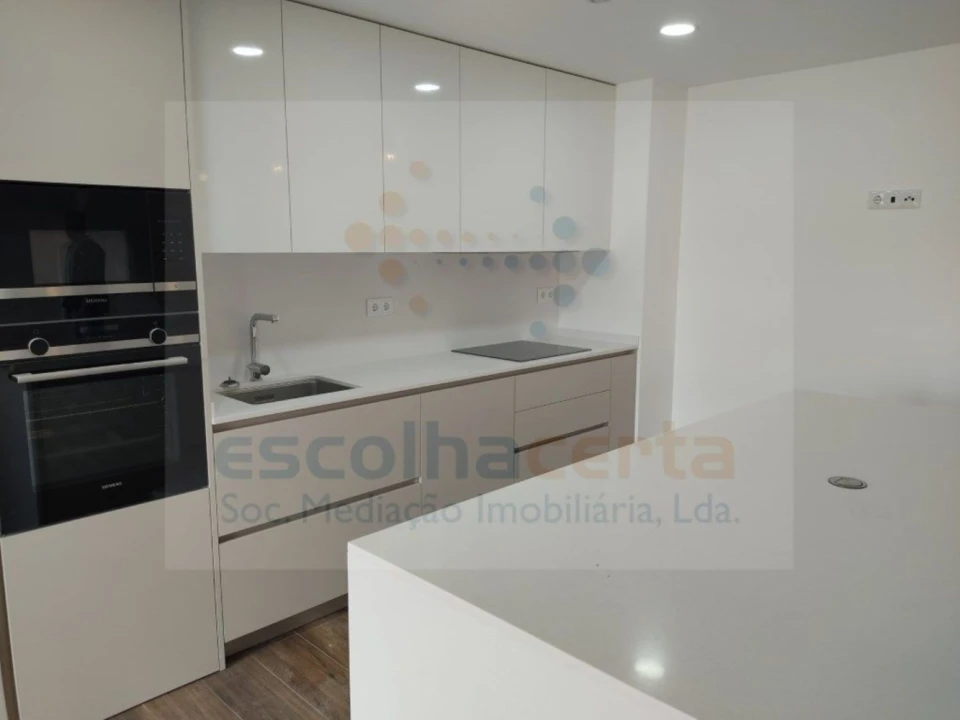 Apartamento T4 para Venda em Alcochete Foto 3