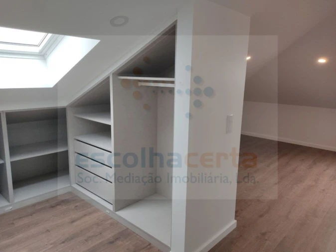 Apartamento T4 para Venda em Alcochete Foto 12