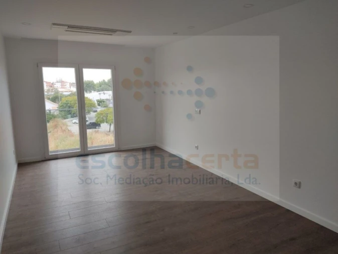 Apartamento T4 para Venda em Alcochete Foto 9