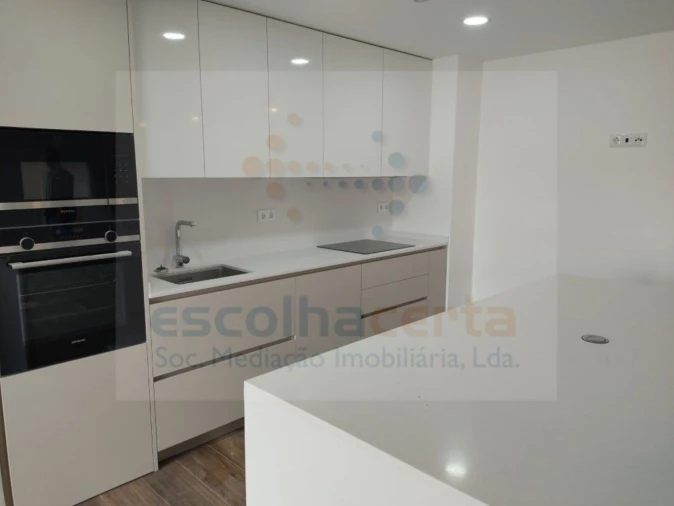 Apartamento T4 para Venda em Alcochete Foto 3