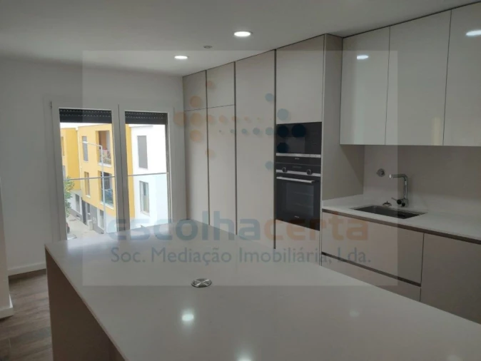 Apartamento T4 para Venda em Alcochete Foto 4