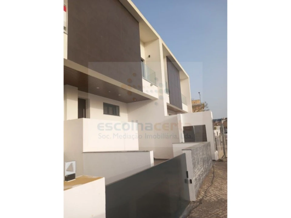 Moradia T3 para Venda em Alcochete Foto 1