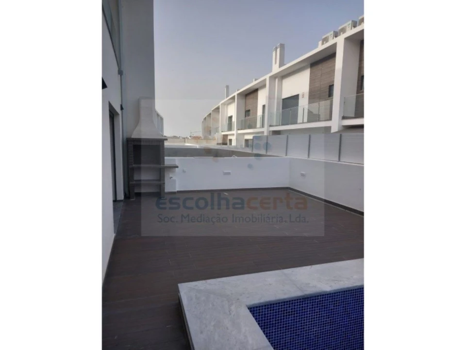 Moradia T3 para Venda em Alcochete Foto 7