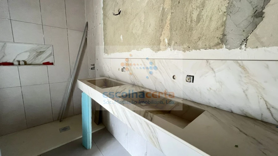 Moradia T4 para Venda em Quinta do Anjo Foto 37