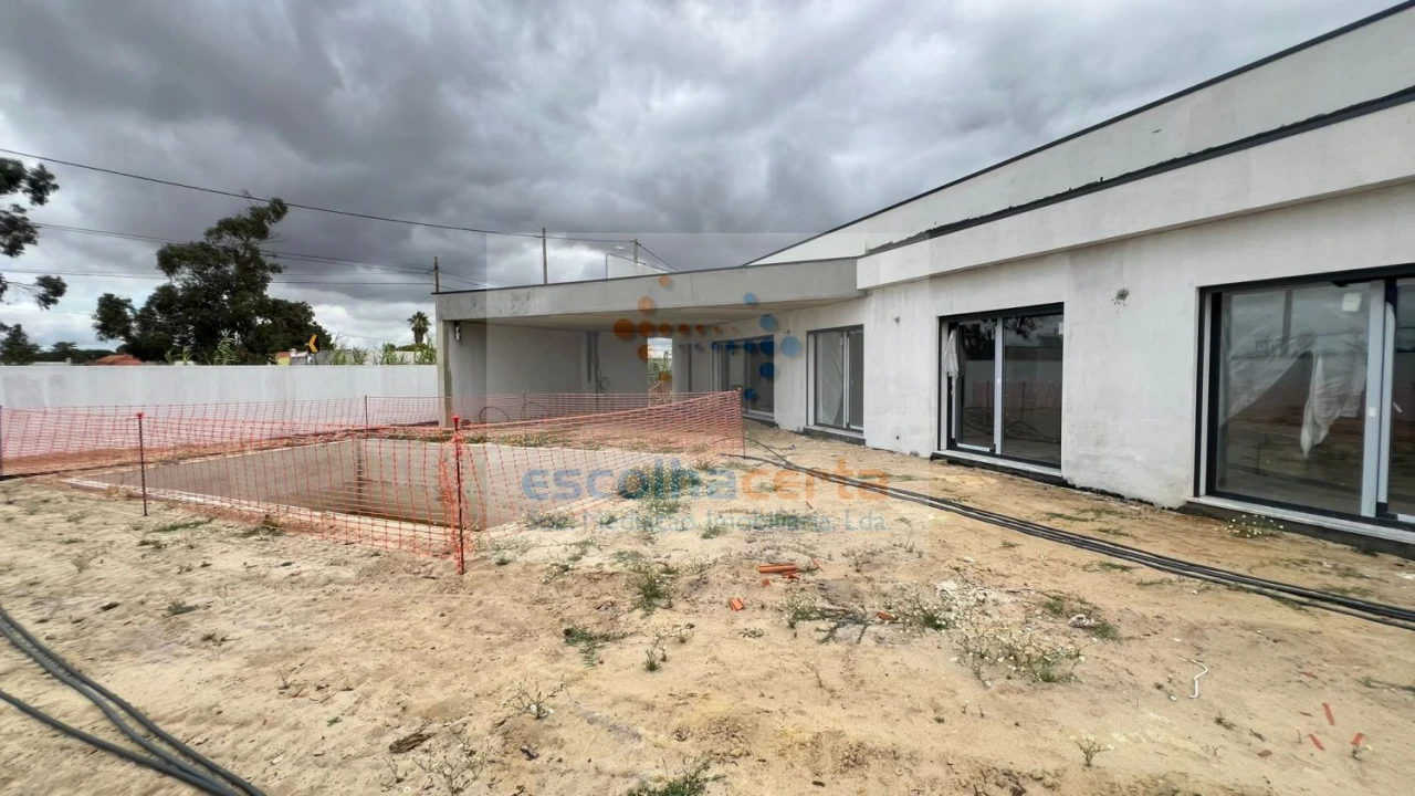 Moradia T4 para Venda em Quinta do Anjo Foto 31