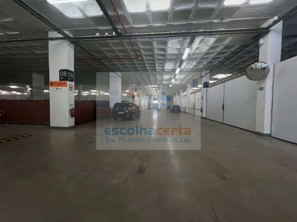 Loja para Arrendamento em Alhos Vedros Foto 2