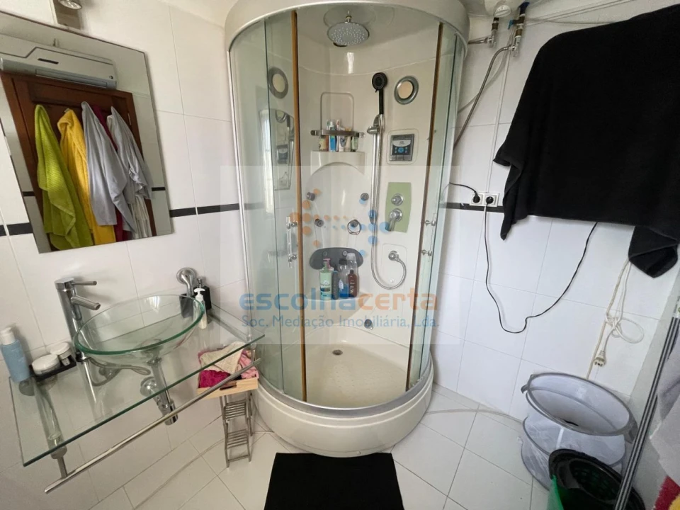 Moradia T3 para Venda em Corroios Foto 20