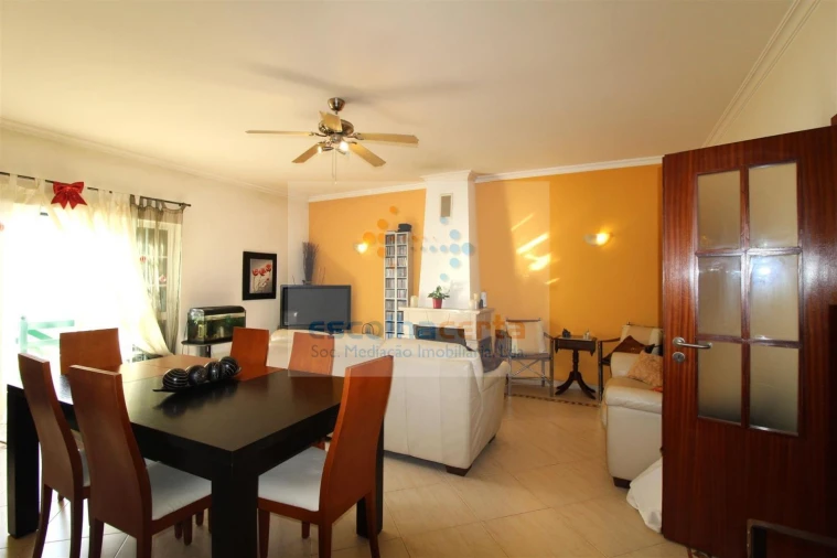 Moradia T3 para Venda em Corroios Foto 1