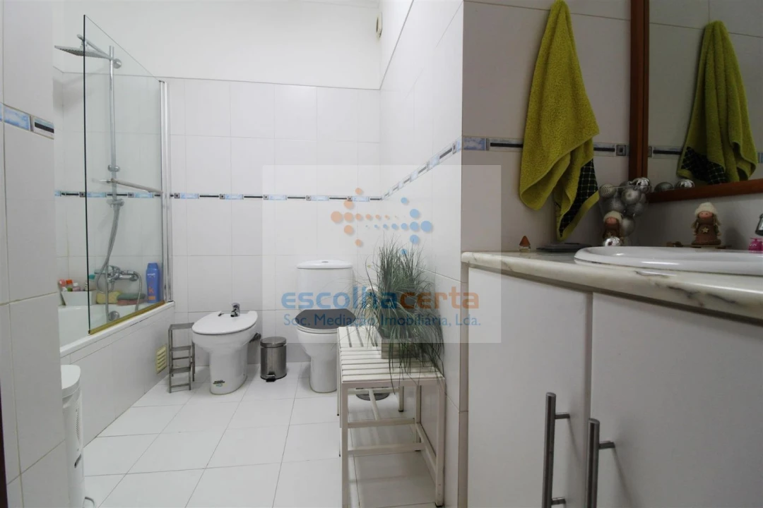 Moradia T3 para Venda em Corroios Foto 25