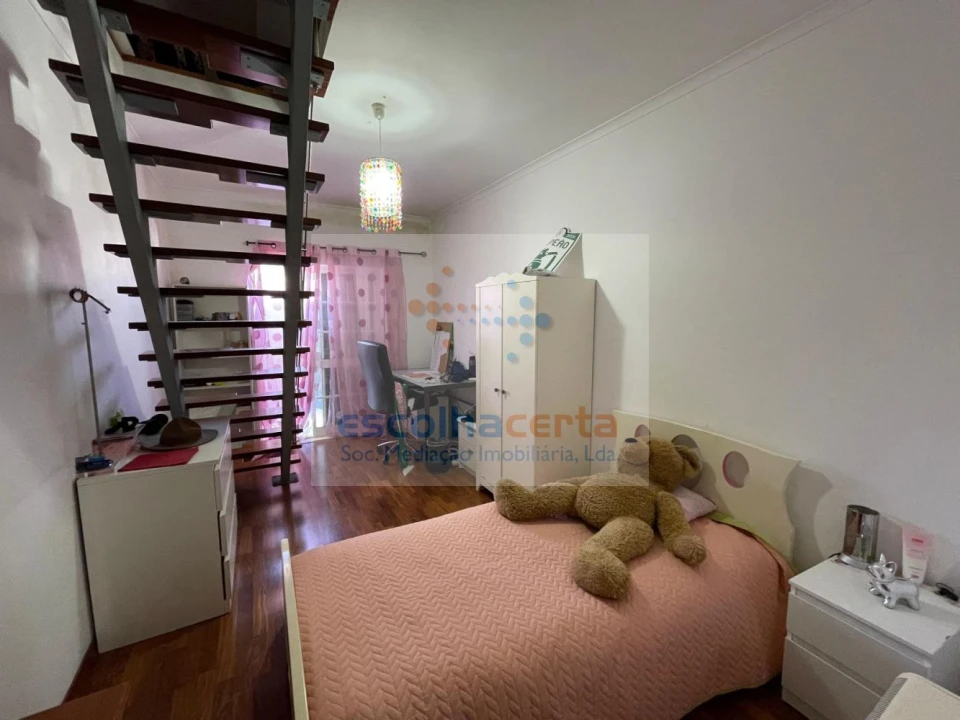 Moradia T3 para Venda em Corroios Foto 22