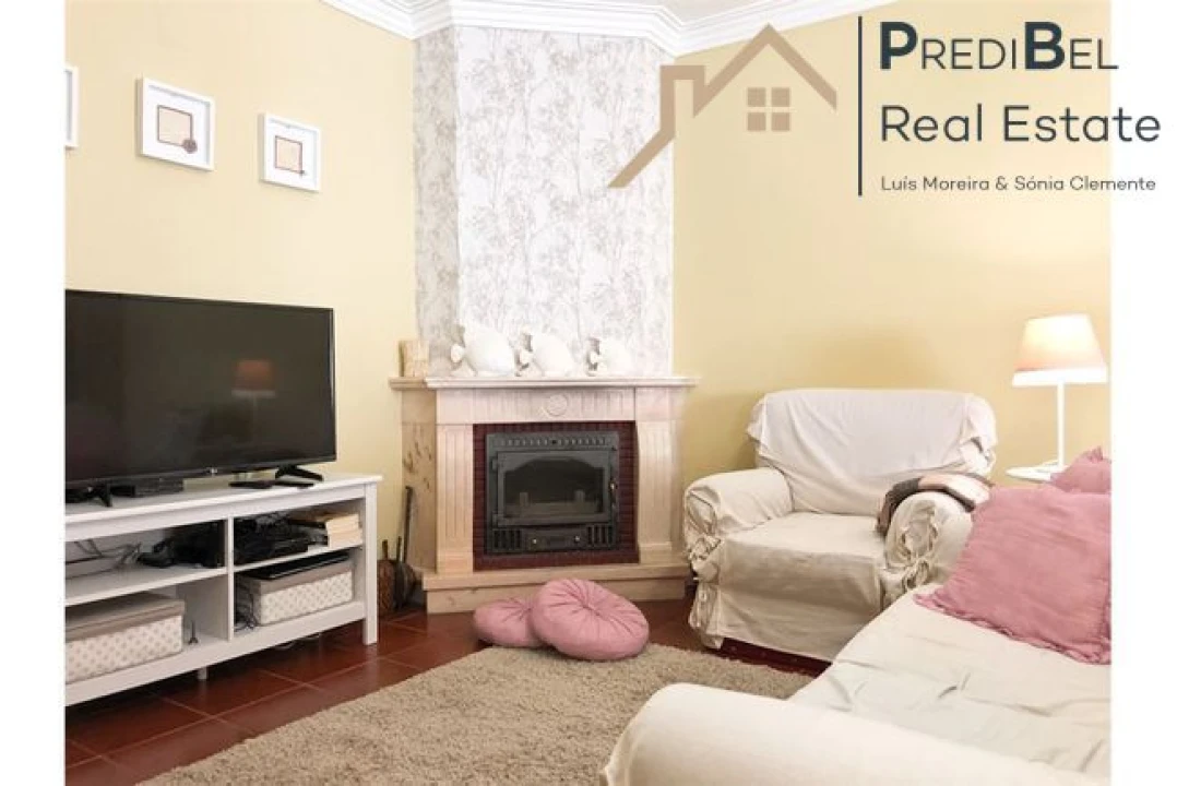 Apartamento T2 para Venda em Algueirão-Mem Martins Foto 1