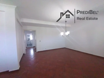 Moradia T5 para Venda em Rio de Mouro