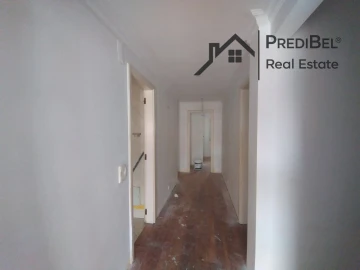 Moradia T5 para Venda em Rio de Mouro