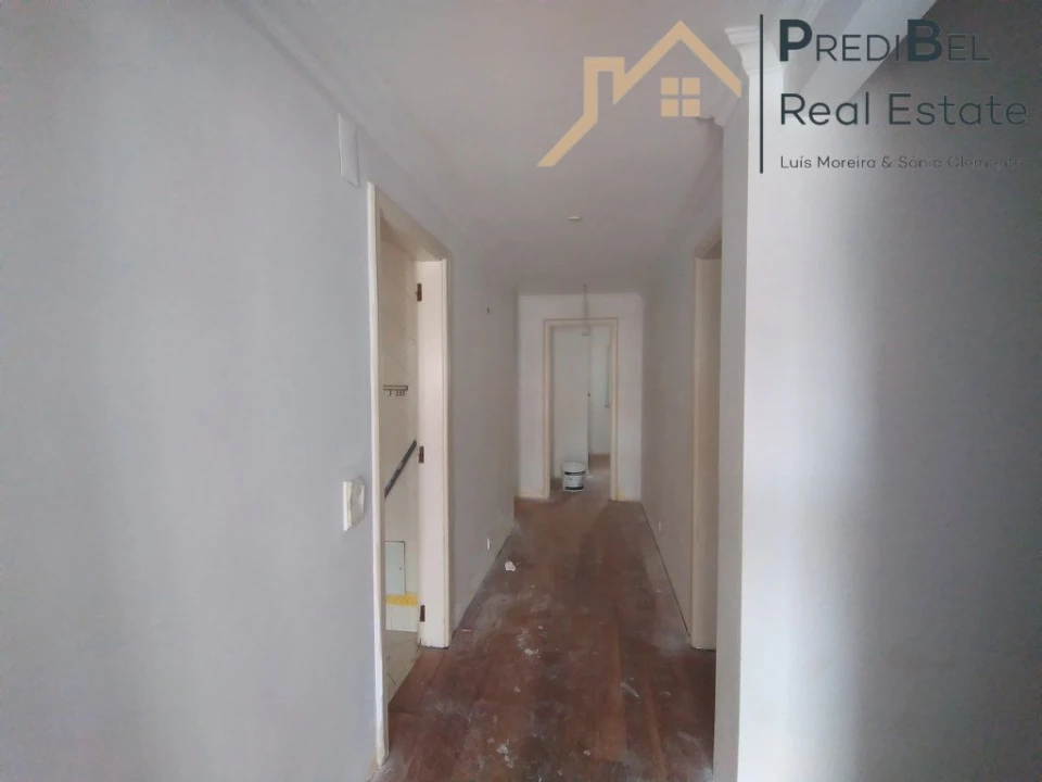 Moradia T5 para Venda em Rio de Mouro Foto 8