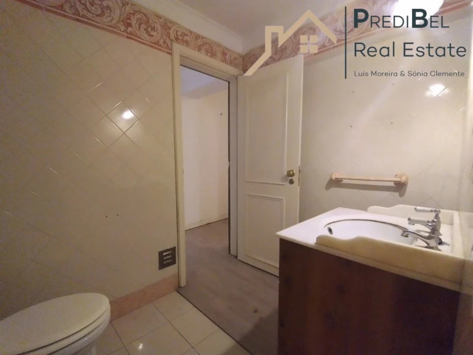 Moradia T5 para Venda em Rio de Mouro Foto 32