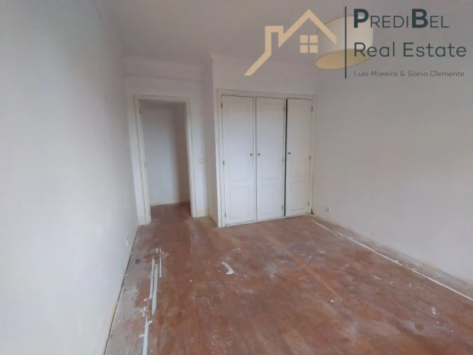 Moradia T5 para Venda em Rio de Mouro Foto 16