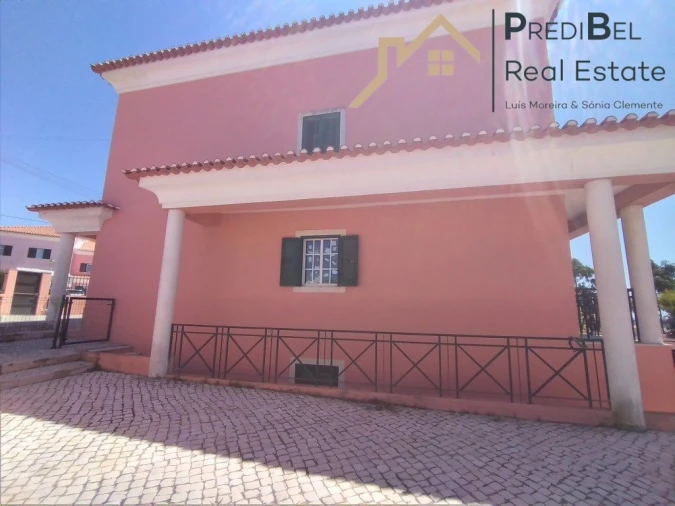 Moradia T5 para Venda em Rio de Mouro Foto 6