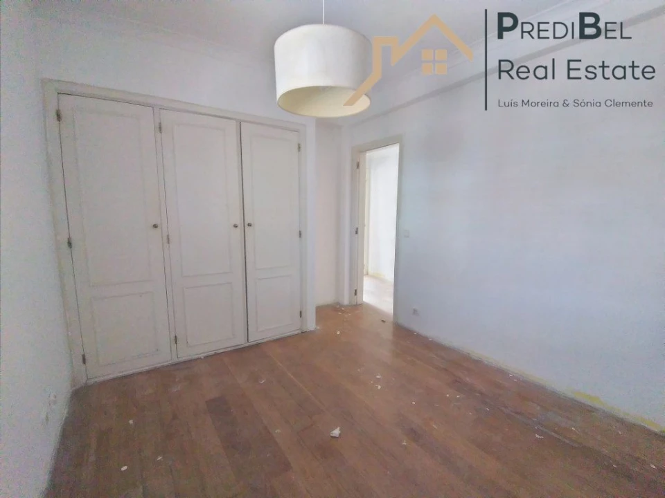 Moradia T5 para Venda em Rio de Mouro Foto 12