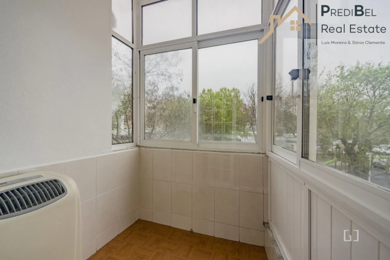 Apartamento T1 para Venda em Póvoa de Santa Iria e Forte da Casa Foto 8