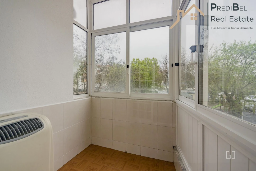 Apartamento T1 para Venda em Póvoa de Santa Iria e Forte da Casa Foto 8