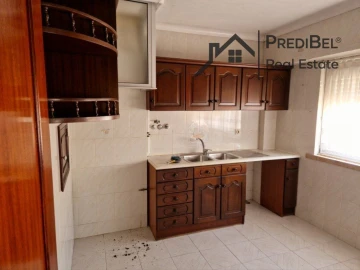 Apartamento T3 para Venda em Pontinha e Famões