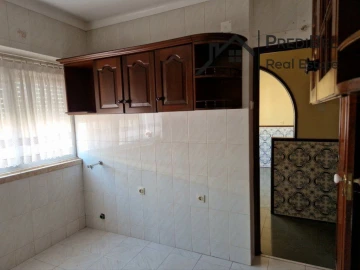 Apartamento T3 para Venda em Pontinha e Famões