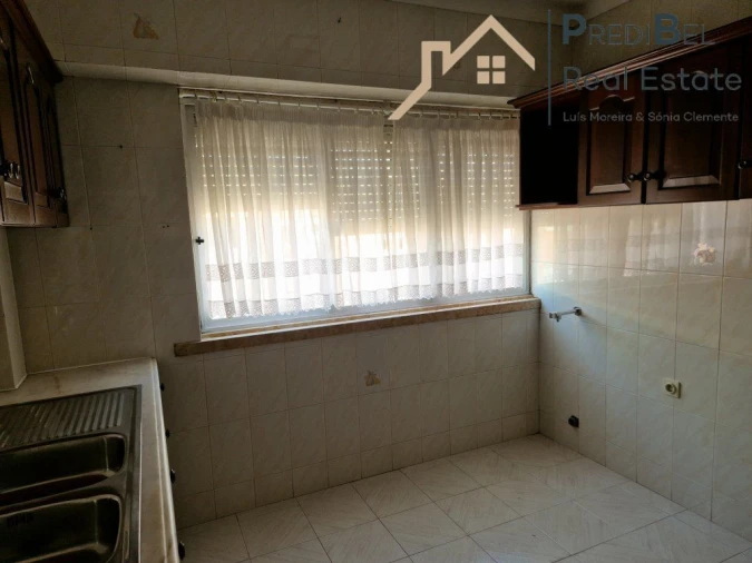 Apartamento T3 para Venda em Pontinha e Famões Foto 4