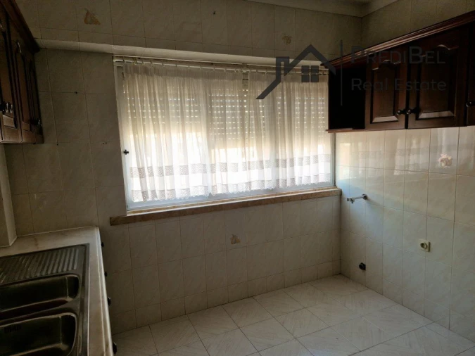 Apartamento T3 para Venda em Pontinha e Famões Foto 4