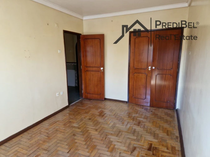 Apartamento T3 para Venda em Pontinha e Famões Foto 16
