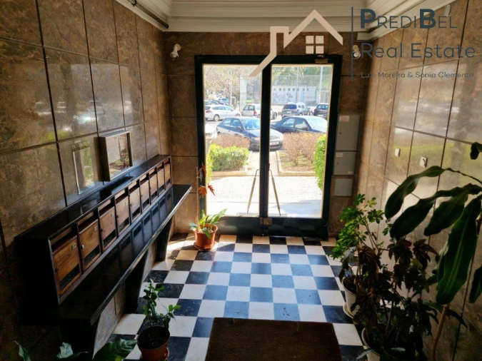 Apartamento T3 para Venda em Pontinha e Famões Foto 18