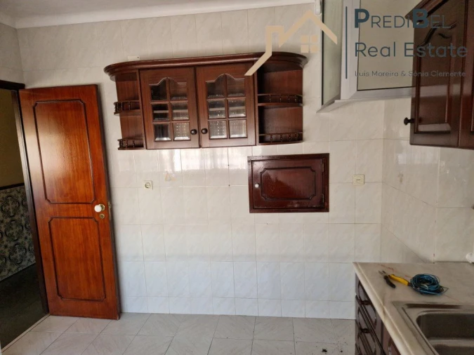 Apartamento T3 para Venda em Pontinha e Famões Foto 2