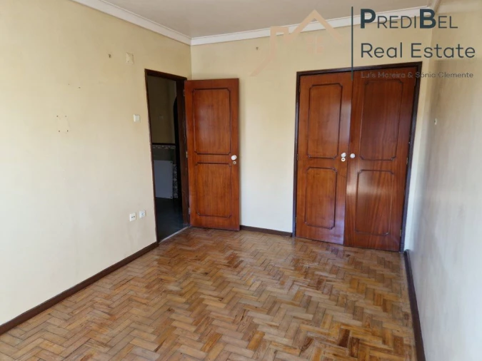 Apartamento T3 para Venda em Pontinha e Famões Foto 16