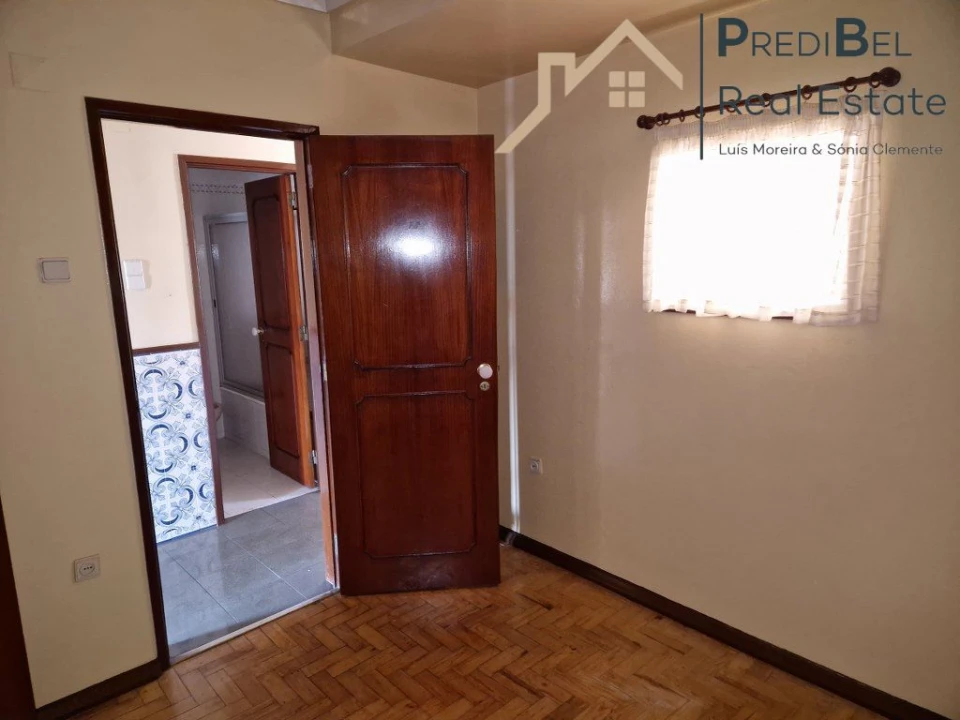 Apartamento T3 para Venda em Pontinha e Famões Foto 12