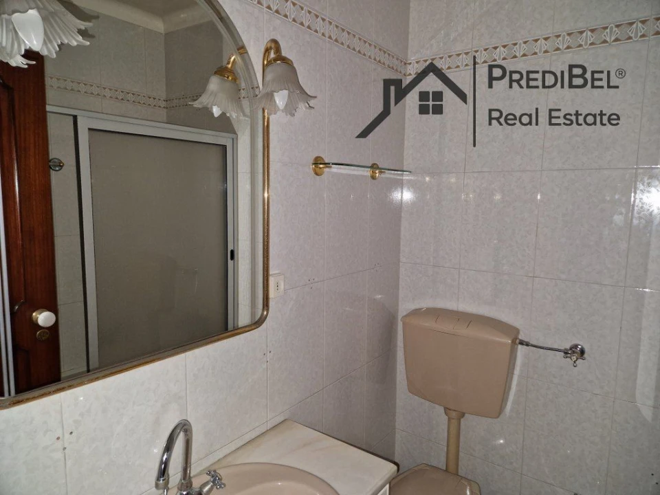 Apartamento T3 para Venda em Pontinha e Famões Foto 17