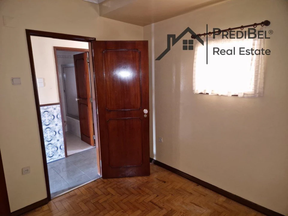 Apartamento T3 para Venda em Pontinha e Famões Foto 12