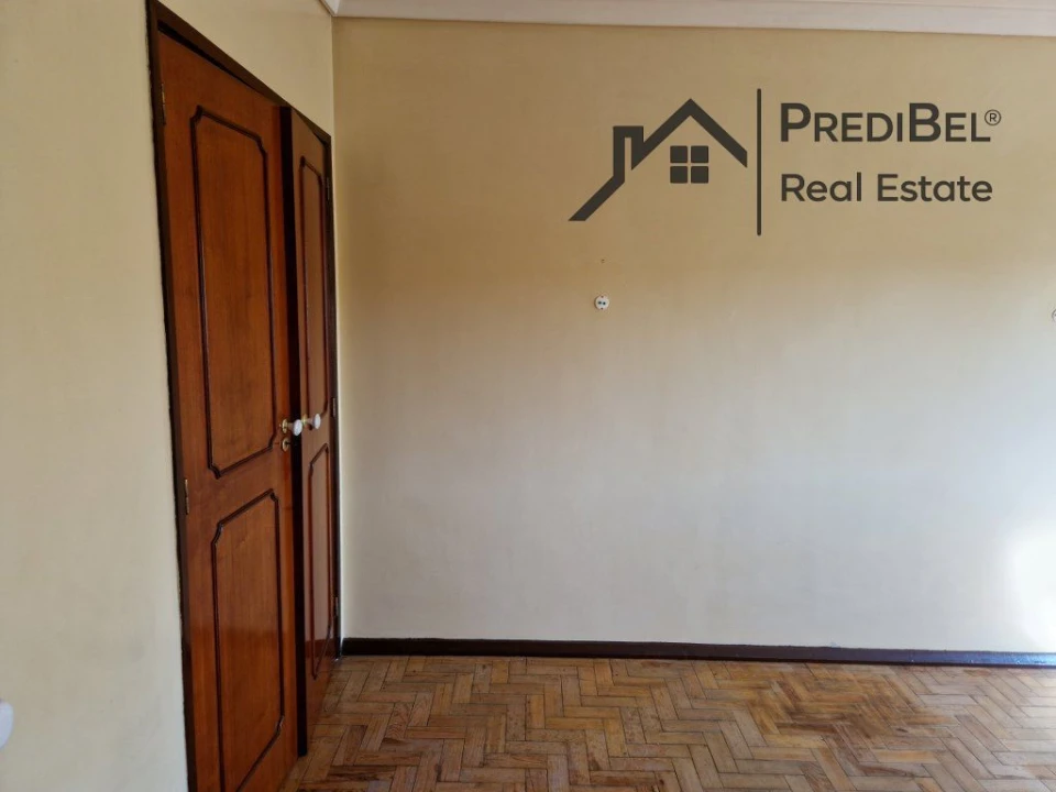 Apartamento T3 para Venda em Pontinha e Famões Foto 13