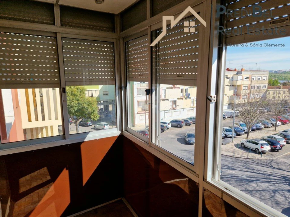 Apartamento T3 para Venda em Pontinha e Famões Foto 10