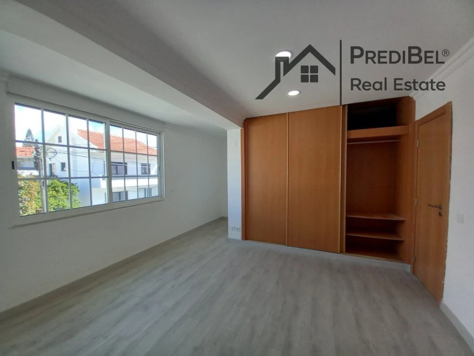 Moradia T3 para Venda em Carcavelos e Parede Foto 18