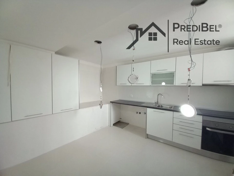 Moradia T3 para Venda em Carcavelos e Parede Foto 33