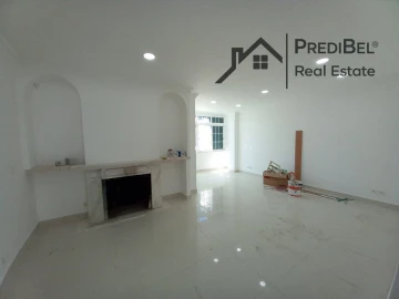 Moradia T3 para Venda em Carcavelos e Parede