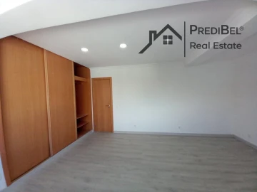 Moradia T3 para Venda em Carcavelos e Parede